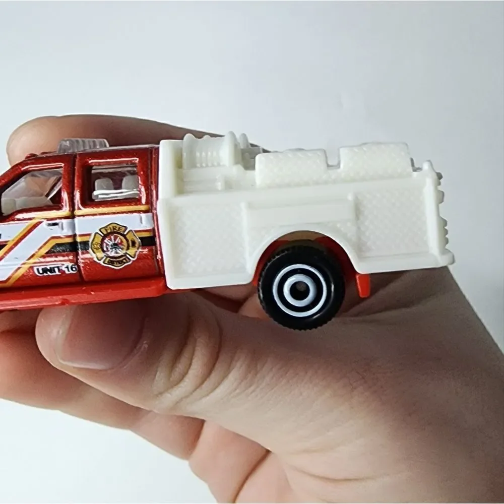 MATCHBOX THAILAND 2010 PRODUCTION FORD F550 SUPER DUTY TOY CAR   COLLECTABLES